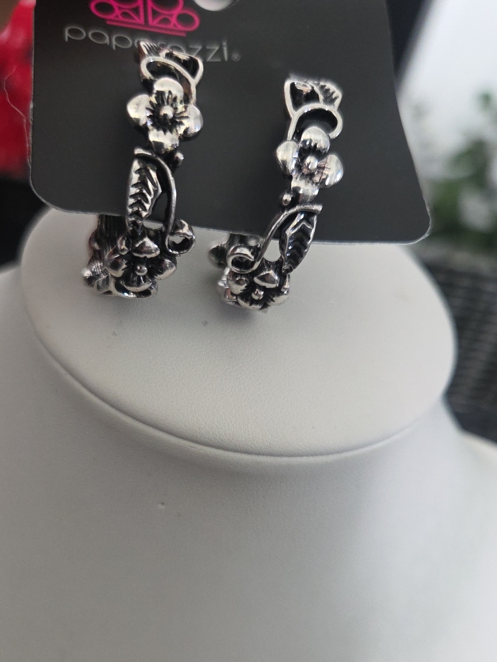 Paparazzi Garden County Silver Earrings NWT